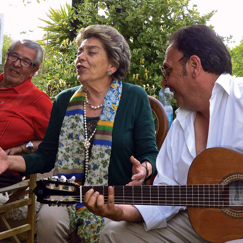 Coti Singing in AndalucÃ­a