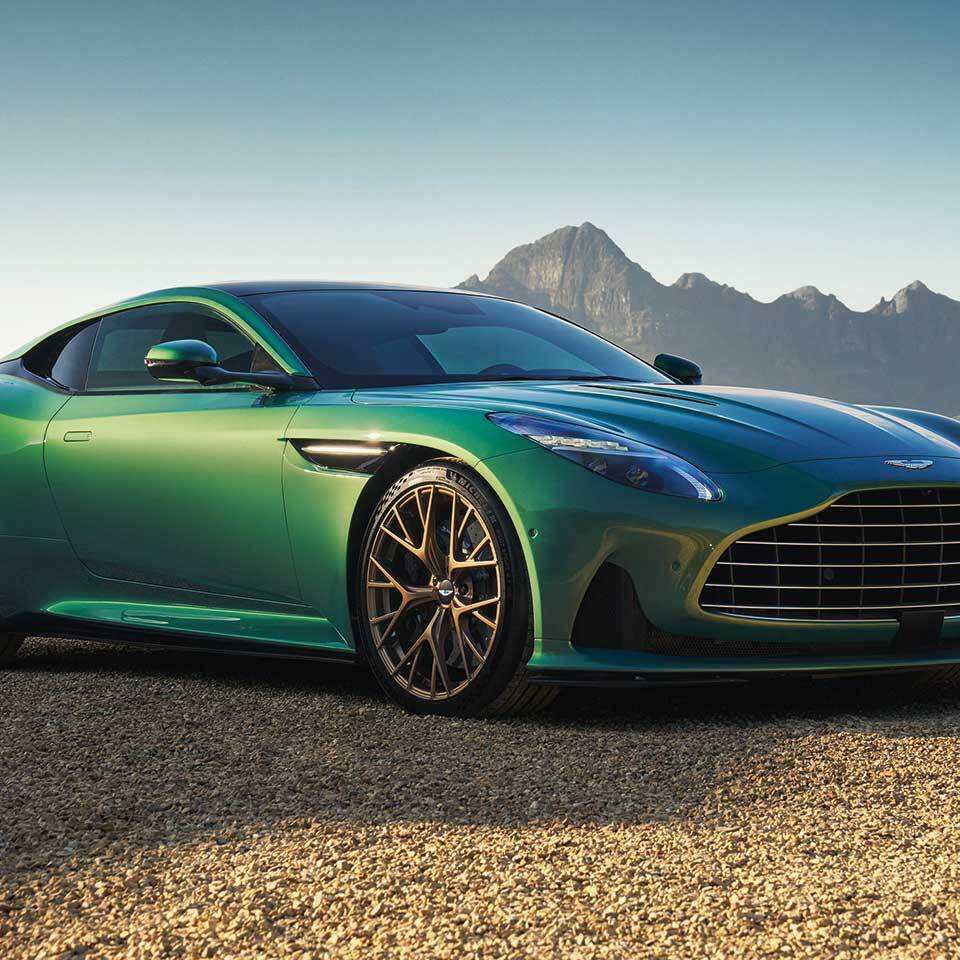 Aston Martin DB12